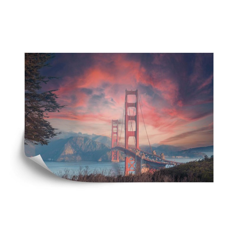 Fototapete Beautiful View Of Golden Gate Bridge In Background Of Mountains During Sunset