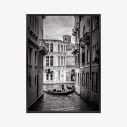 Poster Schwarz-Weiße Straße Mit Einer Gondel In Venedig